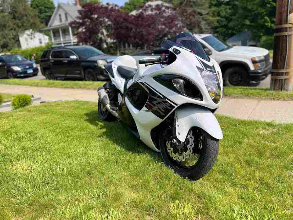 Suzuki Hayabusa Top Speed 420 Km /h Hayabusa Top Speed: How Fast Can The Suzuki Hayabusa Go?