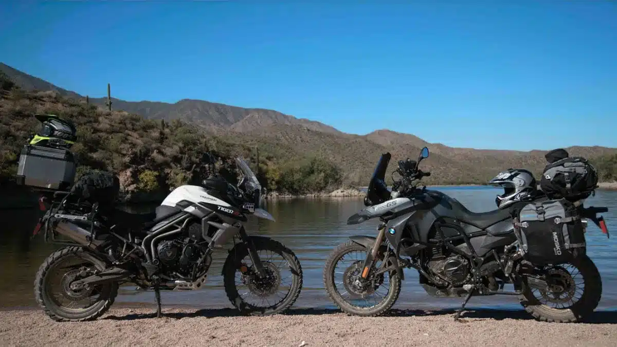 Heavy motorcycle saddlebags