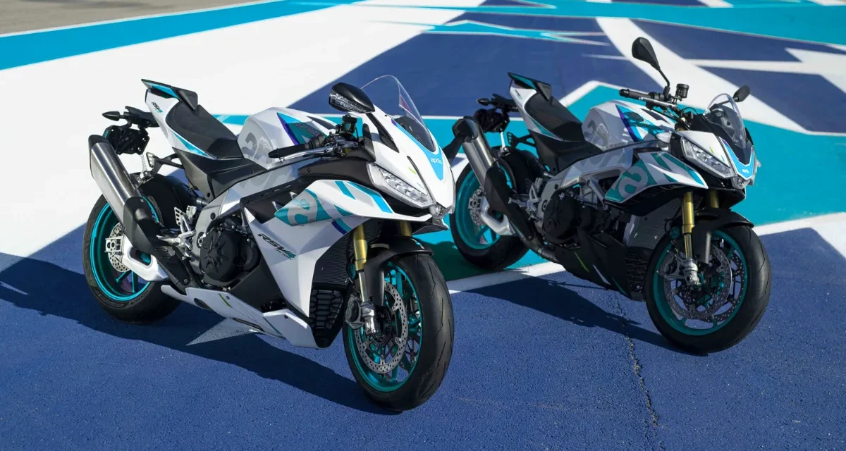 Owners Compare Aprilia Tuono V4 Factory vs. RSV4