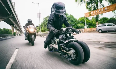 Viper V-10 vs. Supercharged Ninja: Dodge Tomahawk or H2R