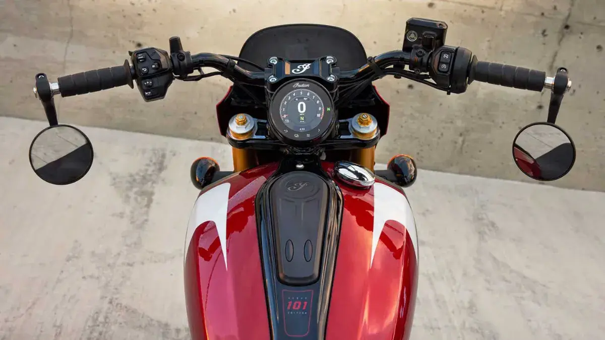 Does the Yamaha Bolt R-Spec Really Outshine the Scout Bobber? 2025 Indian Scout Bobber Instrument Cluster