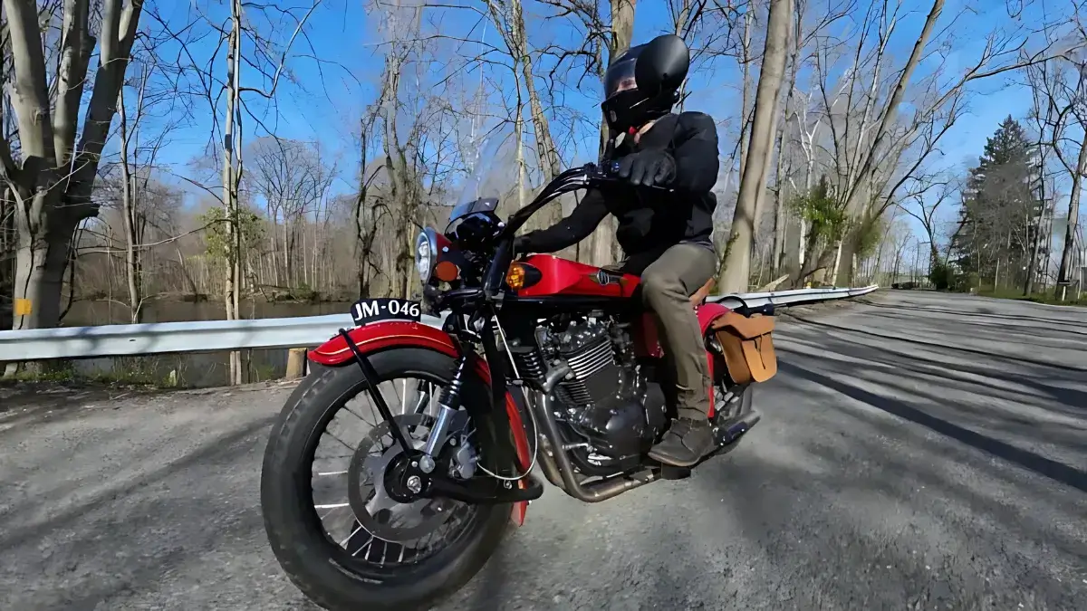 Tested the 5 Best 360 Cameras for Motorcycle Riding GoPro Insta360 X4 footage motorcycle riding