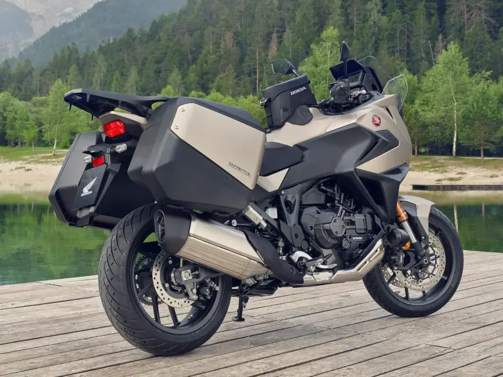 Honda NT1100 Mat Warm Ash Metallic